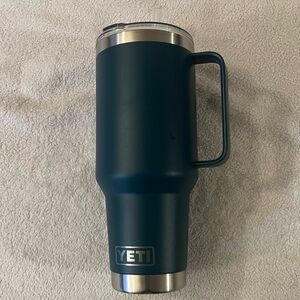 🎄YETI Rambler 42 oz Travel Mug w/Straw Agave Teal